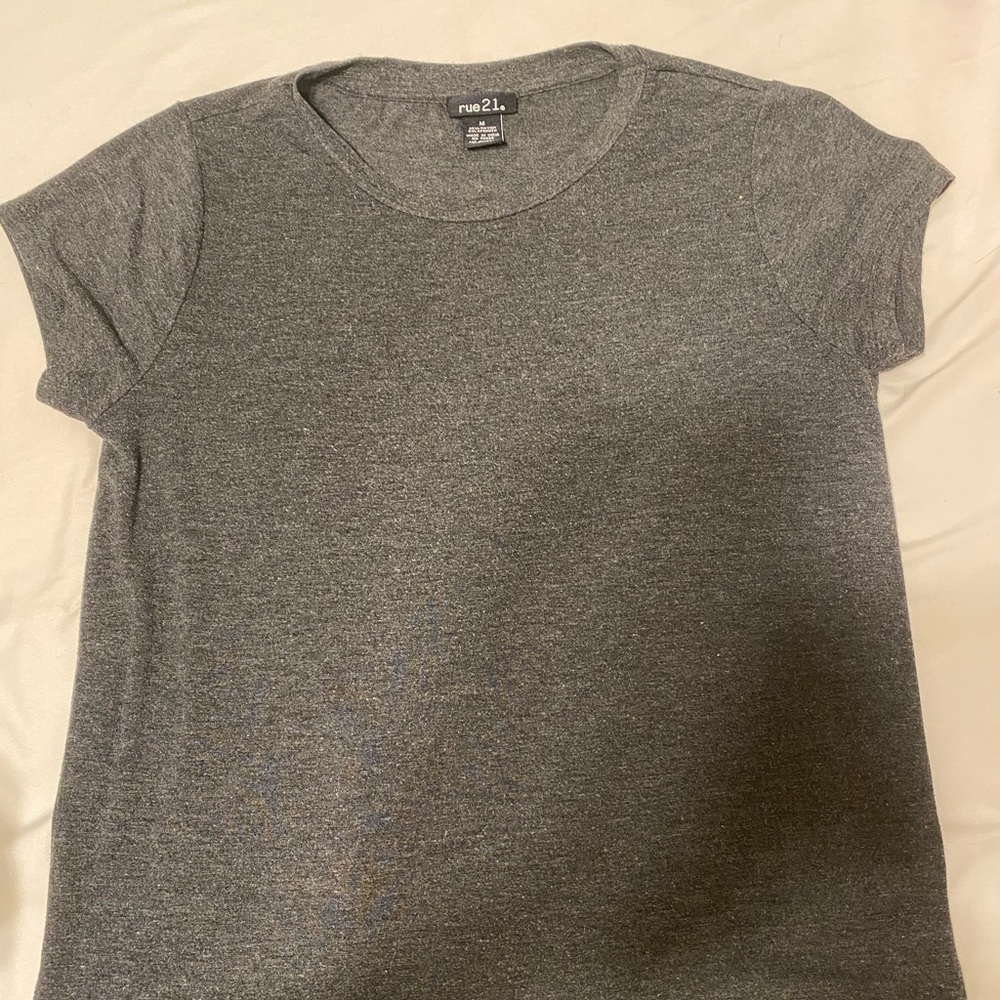 Gray Rue21 Comfy T-Shirt